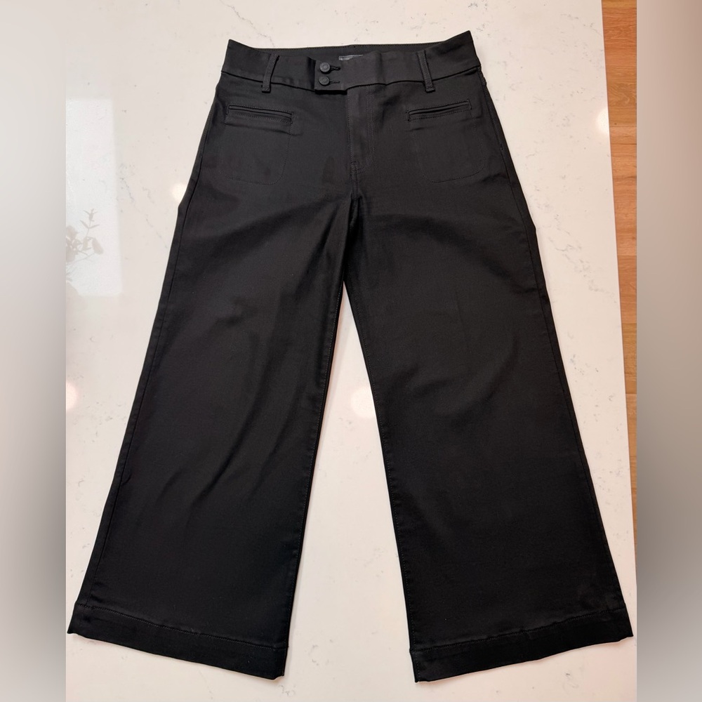 Kut from the Kloth women’s high rise mode leg Meg Black Pants size 10